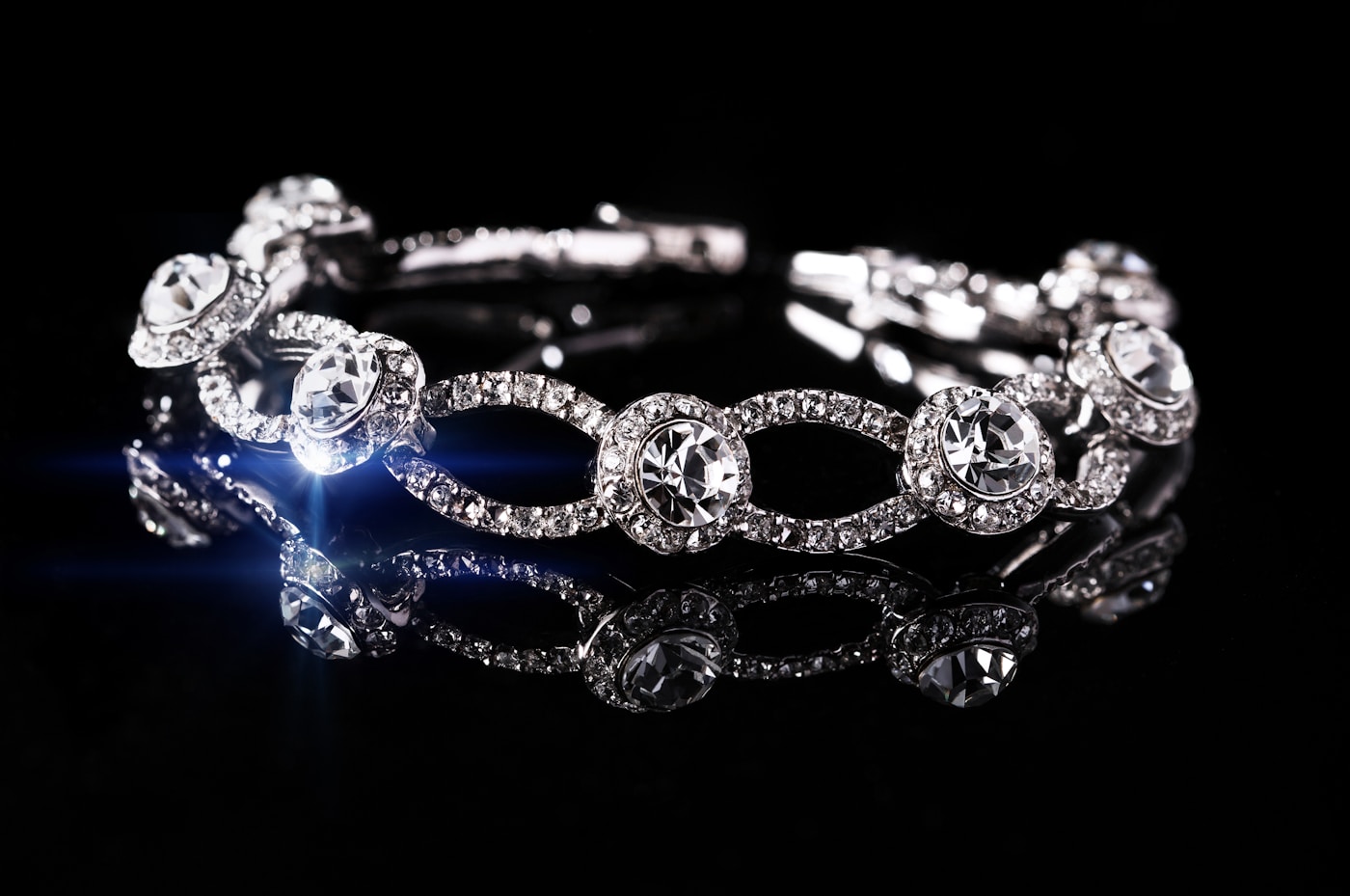 Fine gold jewellery collection